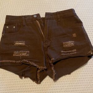 NWOT - Brown distressed jean shorts size petite M